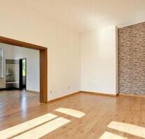 4ZKB,in POW Neesen,1 OG,96 m², renov.Altbau. neuw Bad mit Dusche - Porta Westfalica