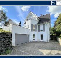 Modernes Architektenhaus in Usingen - mit Garten, Doppelgarage, EBK und Einliegerbereich
