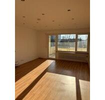 Helle 3-Zimmer-Wohnung mit moderner Ausstattung und großem Balkon - Weinheim