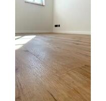 ERSTBEZUG: SANIERTE 2-RAUM DG WOHNUNG MIT BALKON & STELLPLATZ - Dresden Schönfeld-Weißig