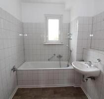 Geräumige 2 Zimmer Wohnung mit Balkon - Dessau-Roßlau