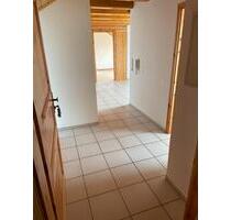 2,5 Zimmer DG Wohnung - 400,00 EUR Kaltmiete, ca.  60,00 m² in Üchtelhausen (PLZ: 97532)