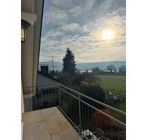 2,5 Zimmer DG-Wohnung in ruhiger Lage - Öhningen