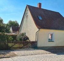 Einfamilienhaus mit Hof u. NebengebäudenGarten in 39517 Uetz - Tangerhütte
