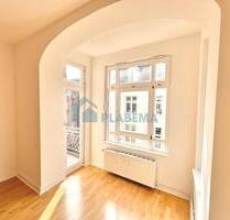 3-Zimmer-Altbauwohnung mit Erker, Balkon, modernem Bad und neuer Küche – zentrumsnah - Schwerin