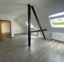 Schöne 4 Z. DG-Wohnung in Krefeld neben Hochschule, Garten, Licht