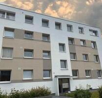 Neues Bad mit Dusche und Vinylfußboden - Schickes Wohnen im EG - Wuppertal Gemarkung Langerfeld