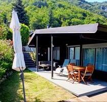 Schöner modernisierter Bungalow am Gardasee mit Seeblick und Pool - Lemgo