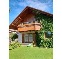 Helle 2,5 Zimmer DG Wohnung - 800,00 EUR Kaltmiete, ca.  60,00 m² in Deggenhausertal (PLZ: 88693)