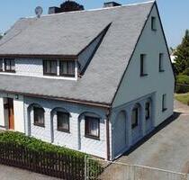 Umgebindehaus mit Gartenidylle - 73.000,00 EUR Kaufpreis, ca.  160,00 m² in Ebersbach-Neugersdorf (PLZ: 02730)