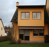 Vermietung Kauf, Reiheneckhaus mit Garten und 2 Garagen - Gersdorf