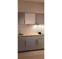 1,5-Zimmer Dachgeschosswohnung mit Einbauküche, Bad und Flur - Vaterstetten Baldham