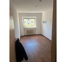 4,5 Zimmer - 1.150,00 EUR Kaltmiete, ca.  104,00 m² in Kitzingen (PLZ: 97318)
