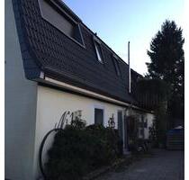 Schwarzenbek: Schöne helle renovierte 2,5 DG-Wohnung