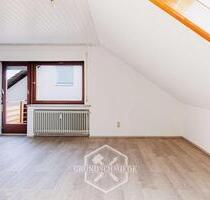 Helle 1-Zimmer-DG-Wohnung mit Balkon - Ludwigsburg Oßweil