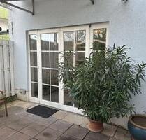 Walldorf: kleine 2-ZKB- Wohnung im Gewerbegebiet mit Terrasse für Einzelperson