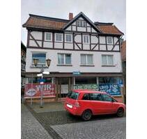 Fachwerkhaus mit Lokal, Innenhof am Marktplatz von Treysa - Schwalmstadt