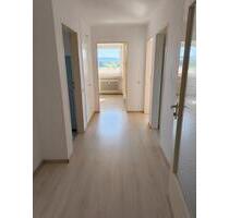 Helle 3 Zimmer, Wohnküche, Dusche , Badewanne, Garten, Terrasse - Nabburg