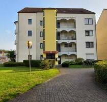 Helle 2-Zimmer-Wohnung, 2. Etage, Aufzug, TG-Stellplatz, Balkon - Esslingen am Neckar