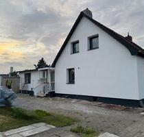 PROVISIONSFREI! Kernsanierte Doppelhaushälfte in ruhiger Siedlung - Hamburg Harburg