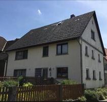 Wohnhaus mit 2 Garagen und Scheune auf dem Land - Schrozberg