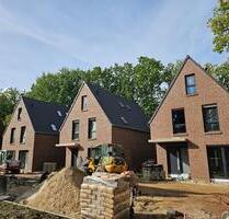 Neubau-Einfamilienhaus in Oldenburg Ofenerdiek – Erstbezug, Wärmepumpe & PV-Anlage modern & bezugsfertig!