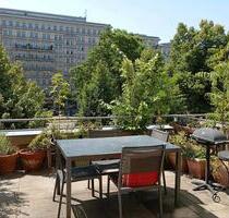 Möblierte Wohnung mit großer Terrasse an der Karl Marx Alle - Berlin Friedrichshain-Kreuzberg