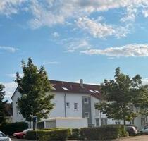 Helle 2 Zimmer WHG mit Süd-Balkon und Garage + Stellplatz - Hemmingen
