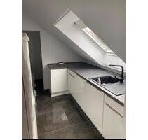 Schöne helle Dachgeschosswohnung im Zweifamilienhaus - Menden (Sauerland) Bösperde