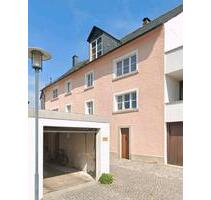 Großes Ein-Zweifamilienhaus im Stadtkern von Bad Weißenstadt