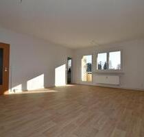 Große attraktive 3-Raum-Wohnung, keine Kaution fällig - Hohenstein-Ernstthal