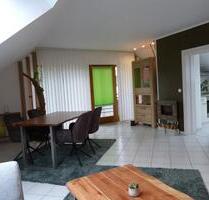 Schöne helle 2 Zimmerwohnung mit Balkon mit eigenem Eingang - Veitsbronn