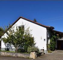 Mehrfamilienhaus mit 8 Zimmer und exzellenter Bausubstanz - Aldingen