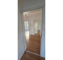 Schöne helle neu Sanierte 3 Zimmer Wohnung mit Balkon - Rotenburg an der Fulda