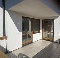 Ruhige 3 Zi-Galerie-Wohnung mit Süd-West Balkon zum Wohlfühlen - Gauting