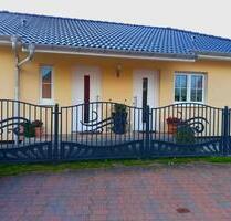 Haus 2 Wohneinheiten Rügen 65 + 55qm stellplätze 2 Terrassen - Samtens