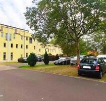 Helle 2-Raum-Wohnung mit Fahrstuhl | neues Laminat | PKW-Stellplätze vorhanden - Gräfenhainichen Zschornewitz