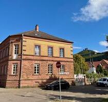 Wunderschöne 154 qm Altbau-Wohnung frisch renoviert mit Garten in herrlicher Altstadt Lage - Annweiler am Trifels
