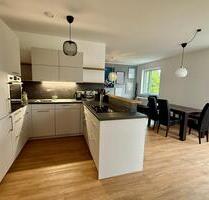 Moderne 3-Zi.-Wohnung m. Küche u. Balkon im Zentrum von Abensberg