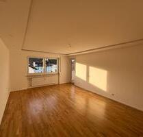 Helle 3-Zimmer-Wohnung | Balkon | Stellplatz | Renoviert - Traunstein