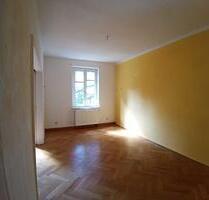 Charmante 5-Raum-Wohnung mit Echtholzparkett im Grünen - Burgstädt