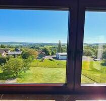 2,5 Zi-Wohnung, top Aussicht, KücheKaminofenBalkonGarage - Malberg
