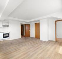 Helle 1,5 Zimmer-Dachgeschosswohnung in Augsburg-Kriegshaber