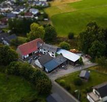 3-Seitenhof mit Grundstück, Nähe zur A3 - Nauort