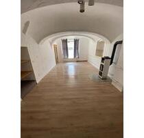 Saniertes 1,5 Zi.- EG Wohnung mit 55 m² zu vermieten - Münchberg
