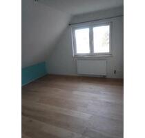 4 Zimmer Wohnung im ersten Stock - Roth