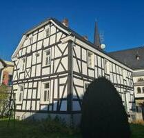 freistehendes Mehrfamilien-Fachwerkhaus - Rösrath