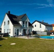 Modernes Einfamilienhaus - 420.000,00 EUR Kaufpreis, ca.  105,00 m² in Pegau (PLZ: 04523)