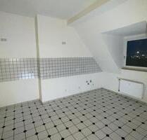 Für Junge und Junggebliebene. Tolle 2-Zimmer-Wohnung im 4. OG in Duisburg Ruhrort