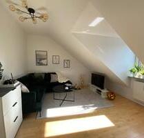 Teilmöblierte 2-Zimmer-Dachgeschosswohnung in Sendling-Westpark! - München